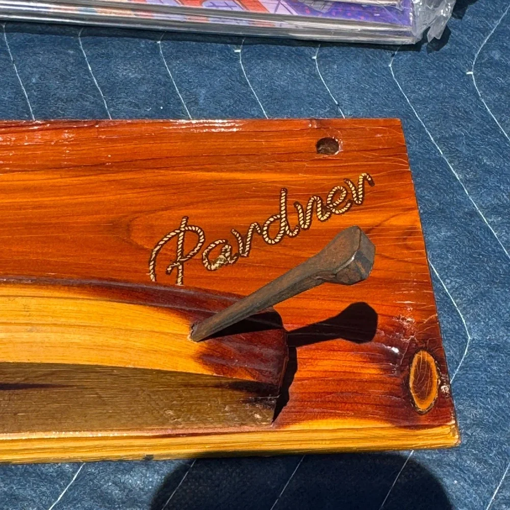 Vintage Cedar Wood Western Wall Rack Hang 'em Here Pardner Horseshoe Nail Hooks